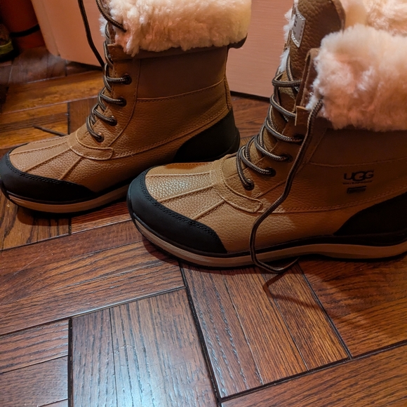 BRAND NEW (NEVER WORN) UGG Adirondack Tall Lace Up Boots - Picture 5 of 9